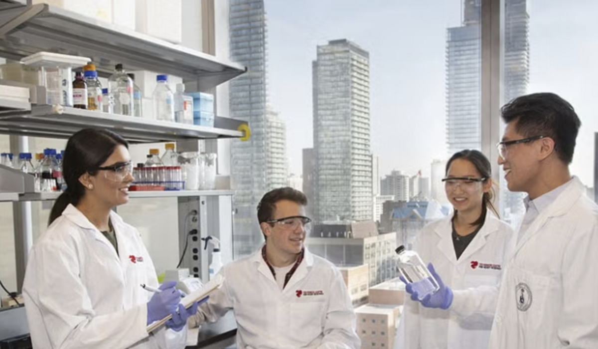 researchers in lab